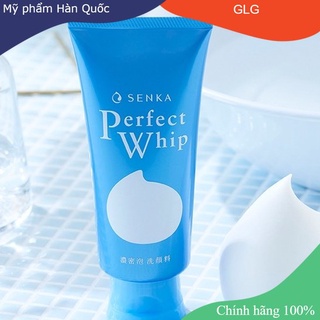 Sữa rửa mặt tạo bọt làm sạch sâu bụi bẩn, bã nhờn dưỡng ẩm, giúp da sạch thoáng và sáng hồng rạng rỡ.