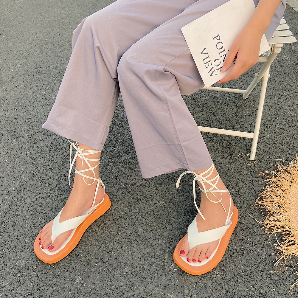 Giày Sandals xỏ ngón đế dày buộc dây thích hợp khi đi biển | BigBuy360 - bigbuy360.vn