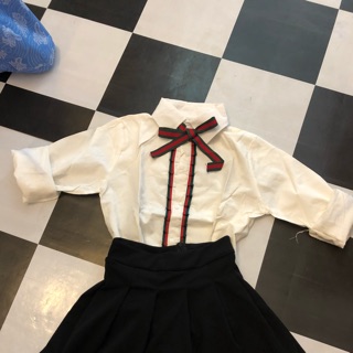 Sét sơ mi kèm chân váy. Hình shop tự chụp. Chất váy thun dày. Chất áo sơ mi . Hàng free size có sẵn tại shop...........
