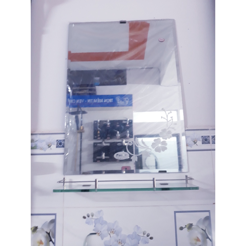Gương soi kệ kiếng