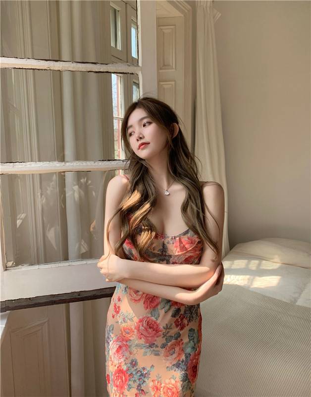 [QUÀ TẶNG LÀ GÓI XẢ VẢI BẠN NHÉ] Váy nữ hai dây đẹp dáng dài 2021, Đầm nữ midi chất voan hoa phối ren ngực màu đỏ hồng | BigBuy360 - bigbuy360.vn