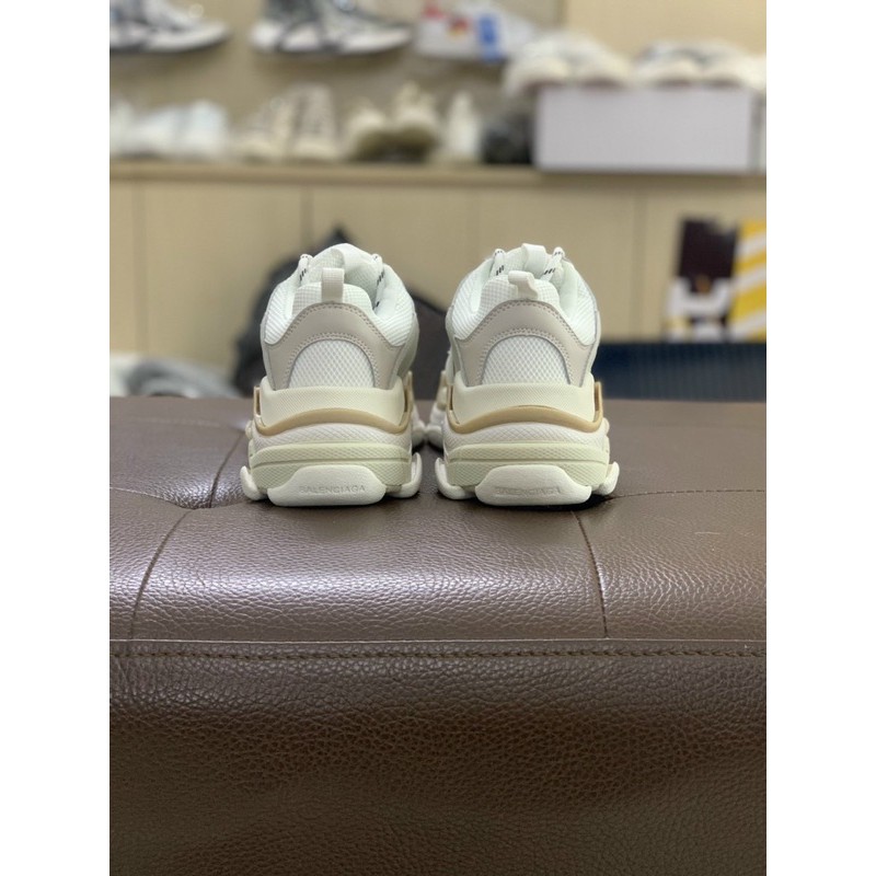 Giày balen. trắng hàng 1:1 chất lượng