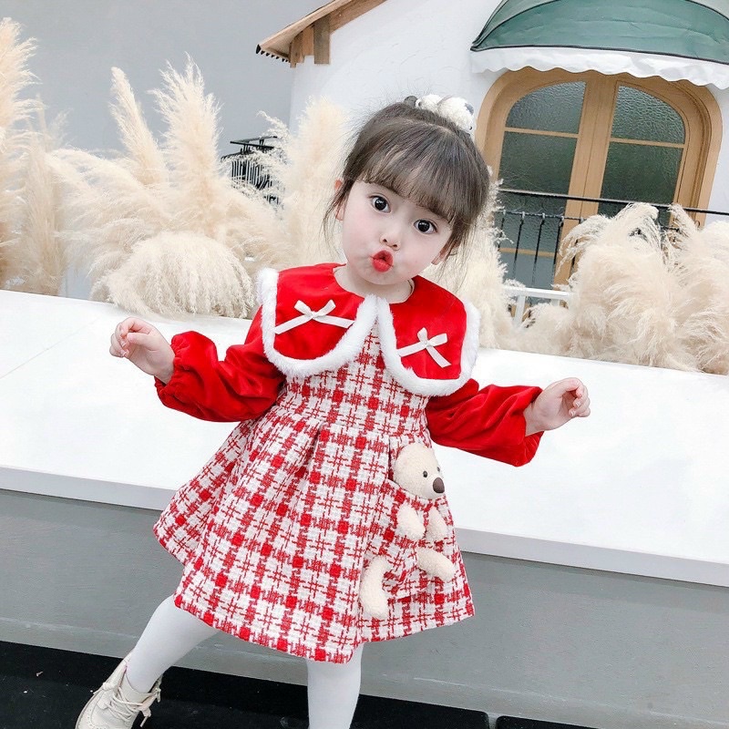 Váy dạ cổ lông kèm gấu bé gái mặc tết