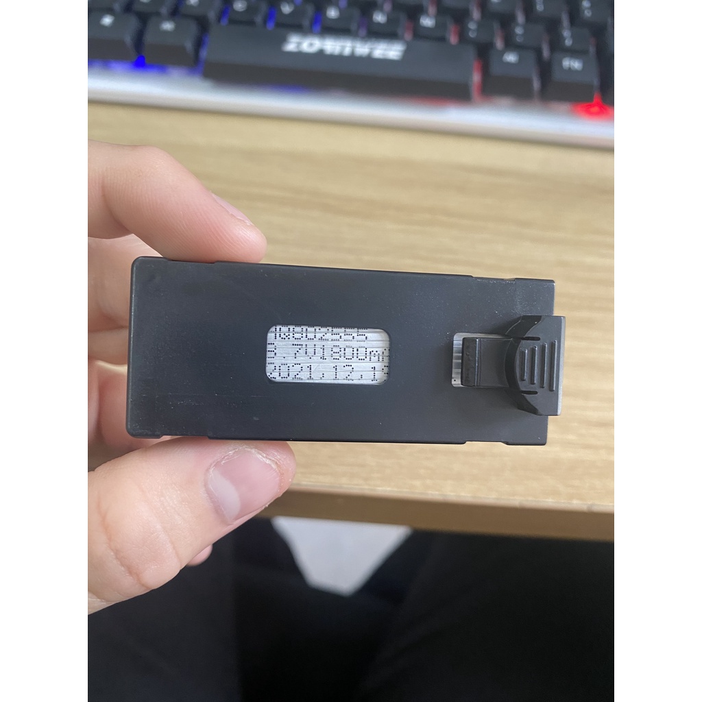 Pin Flycam E88, E88pro, E525, P5 Pro Dung lượng cao 1800mha hàng chất lượng tốt loai nhập khẩu tốt nhất