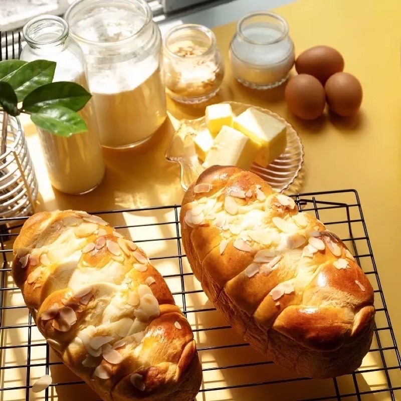 Nước hoa cam Pateliere Pháp 1L (làm bánh mì hoa cúc)