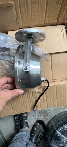 Đèn Led âm nước 6w chân đế chiếu sáng đài phun nước, hồ bơi bể tiểu cảnh hòn non bộ sân vườn cảnh quan