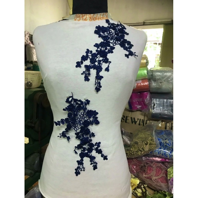 Cặp Hoa thêu đính đá mã BH60