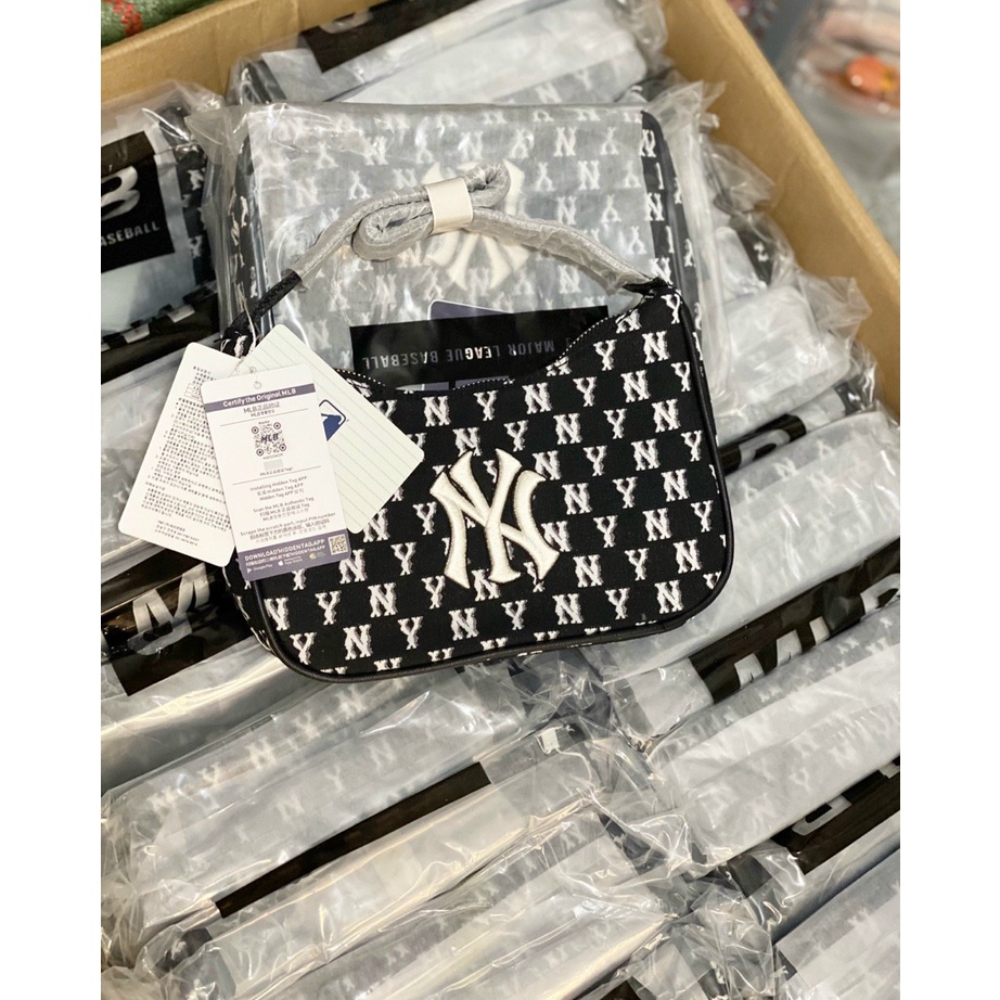 Túi kẹp nách DENIM MLB màu đen