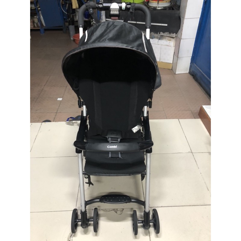 Xe đẩy Combi Gấp Gọn