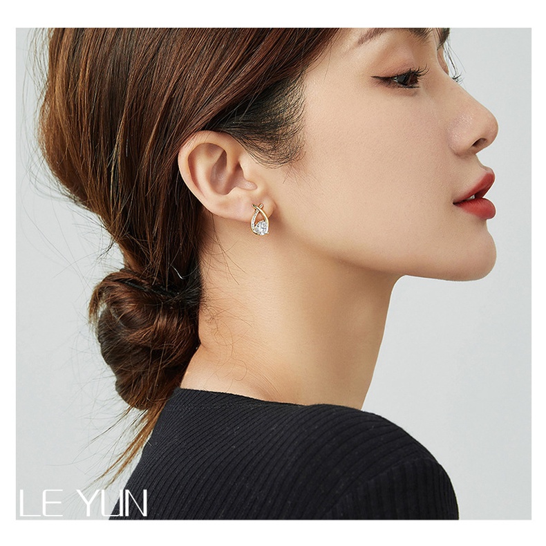Bông tai nhỏ đính đá, kim bạc 925, mạ vàng 14k