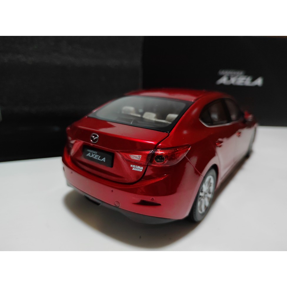 Mô hình xe Mazda 3 tỉ lệ 1:18