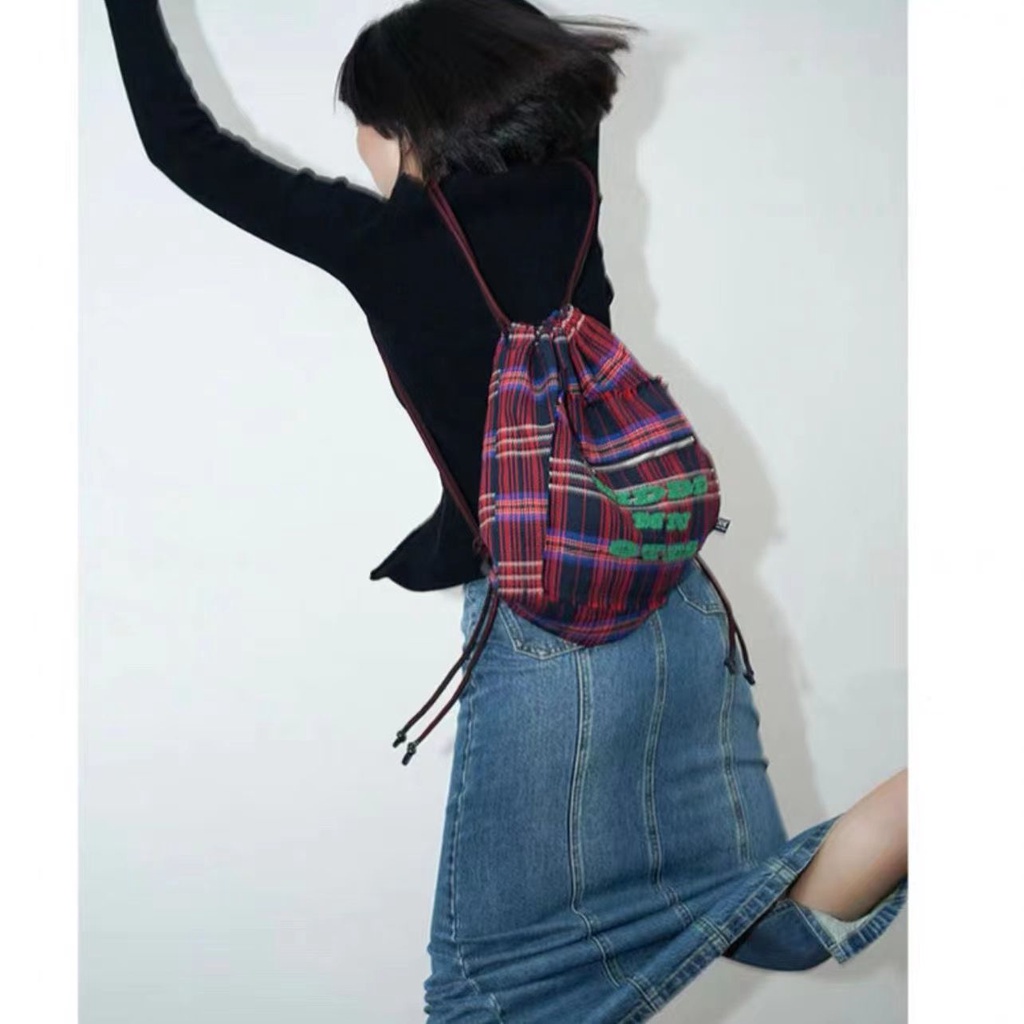 Ba Lô Rút Dây Đeo Chéo Họa Tiết Ca Rô 2 Màu Phong Cách Preppy