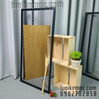 Khung lưới hình thoi dùng trang trí cửa hàng, vách ngăn