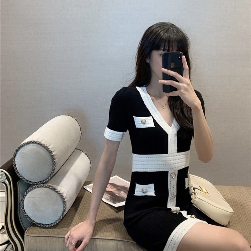 2022 summer dress new Xiaoxiangfeng knitted dress temperament fashion black elastic slim show thin hip skirt woman