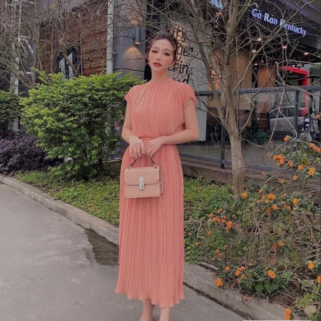 Đầm suông xếp ly
