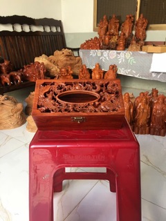 Hộp khăn giấy gỗ hương