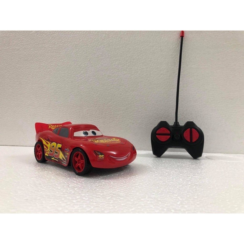 xe điều khiển 666-15 tay đua lightning mcqueen