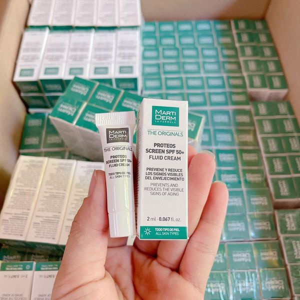Mini 2ml - Kem Chống Nắng 𝐓𝐡𝐞 𝐎𝐫𝐢𝐠𝐢𝐧𝐚𝐥𝐬 𝗣𝗿𝗼𝘁𝗲𝗼𝘀 𝗦𝗰𝗿𝗲𝗲𝗻 𝗦𝗣𝗙𝟱𝟬+ 𝗙𝗹𝘂𝗶𝗱 𝗖𝗿𝗲𝗮𝗺