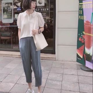 Sơ mi cổ ren tay bồng