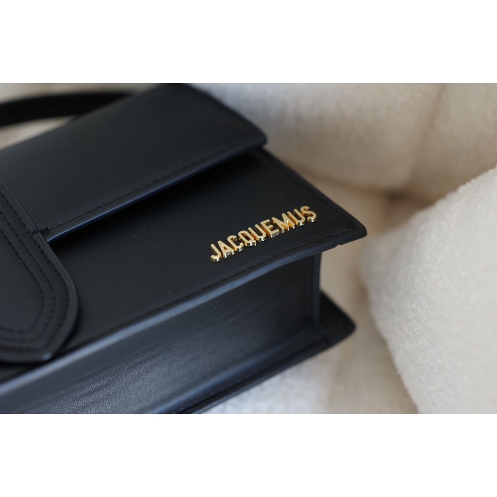 Túi Xách Jac.que.mus kẹp nách Size 26cm Màu Đen