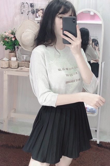 Set áo tay dài phối chân váy xoè