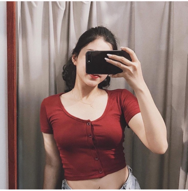🔜 80k ❌ Áo Croptop khuy cổ