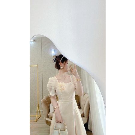 VÁY TƠ TAY XẾP KÈM HOA