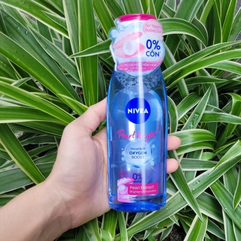 Nước tẩy trang Nivea cho da thường và da khô Extra Bright Makeup Clear Micellar Water