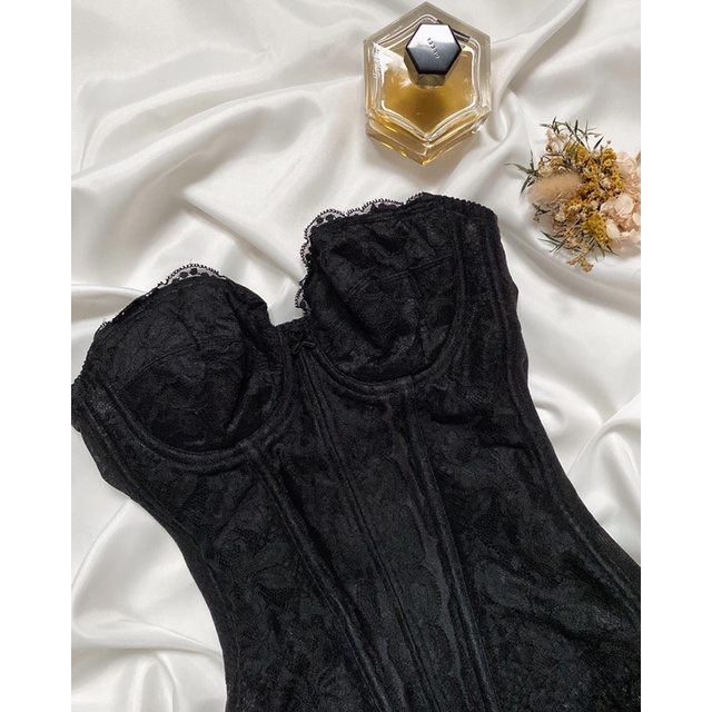 Áo corset đen ren bèo 2hand