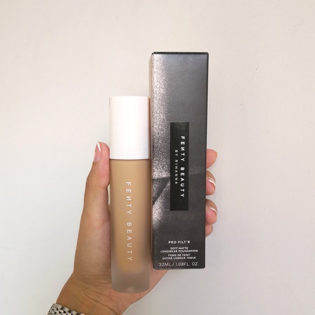 Kem nền Fenty Pro Filt'r Soft Matte Longwear Foundation