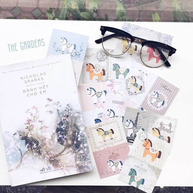 Sticker chú ngựa gỗ