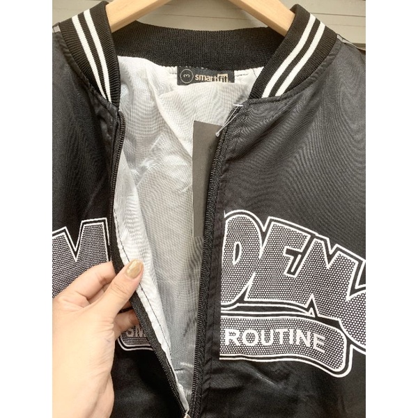 Áo Bomber Dù 2 Lớp Sọc Phối Chữ Trước Ngực Siêu Chất Fom Nam Nữ - Phong Cách 4 Mùa Đa Tác Dụng Hot Trend Thu Đông 2022