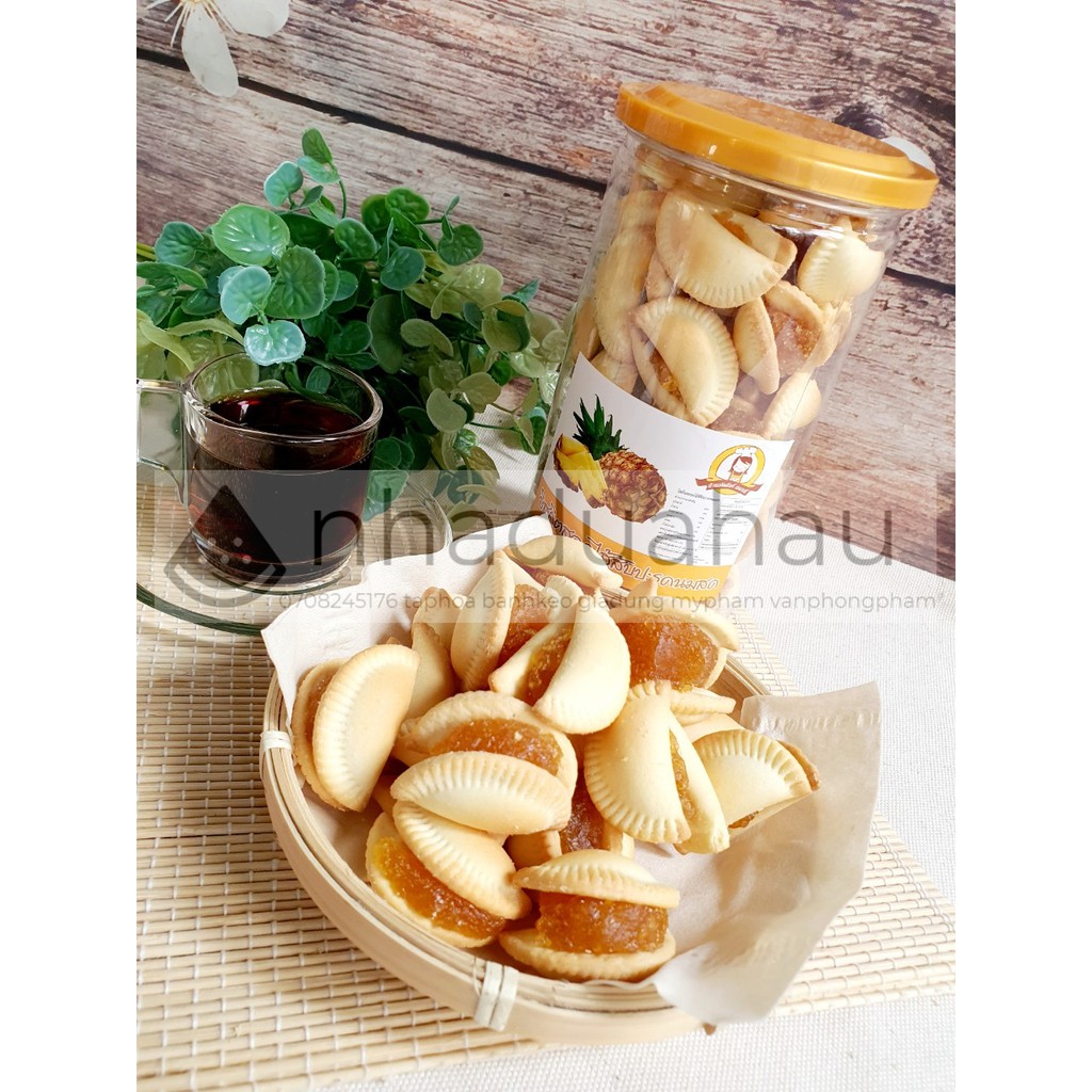 Một hủ bánh khóm sò/ bánh sò kẹp mứt dứa Thái Lan hủ 300g