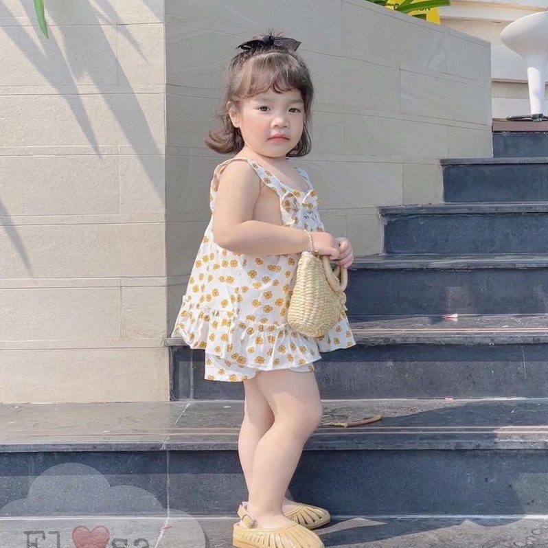 Bộ Đũi Cổ Yếm Hoa Nhí Cho Bé Gái