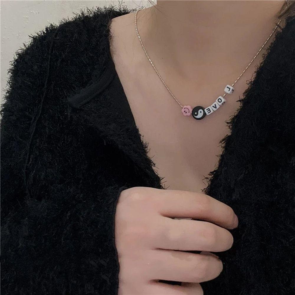 Vòng cổ Chuỗi Hạt Mặt Cười Khắc Chữ VANES1 Phong Cách Harajuku Đơn Giản Sáng Tạo Dành Cho Nữ