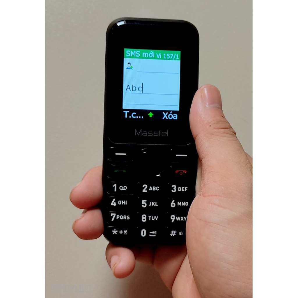 Điện thoại cho người già giá rẻ Masstel izi 104 | BigBuy360 - bigbuy360.vn