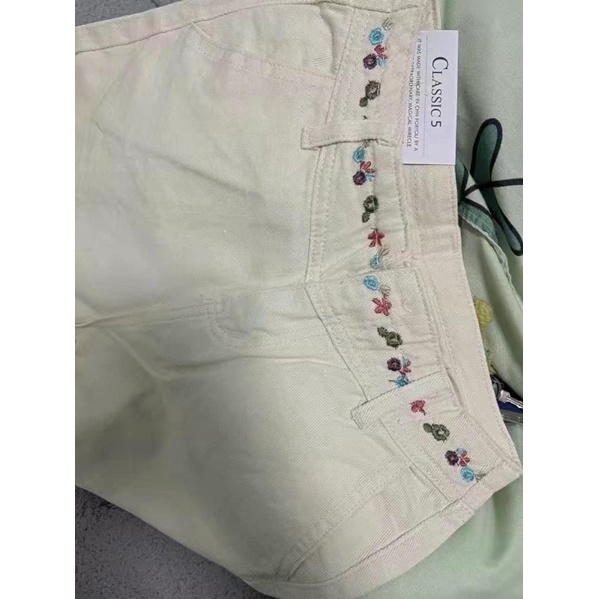 Quần jeans/short trắng cạp cao thêu hoa cho nữ