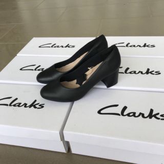 Giầy cao gót Clarks da  xịn 100%