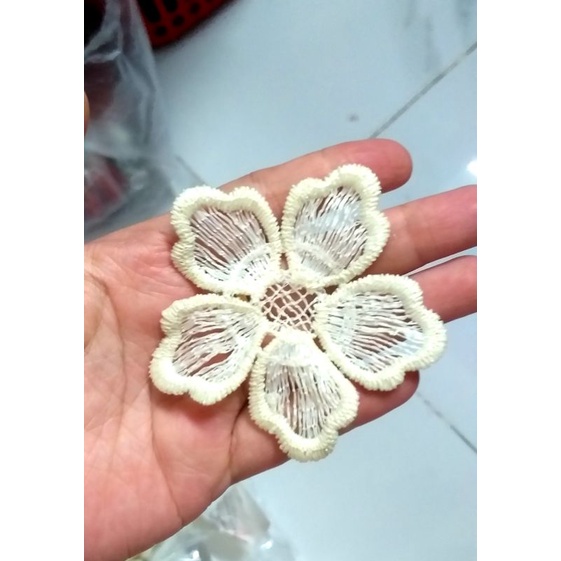 hoa thêu may lên áo/ combo 5 hoa