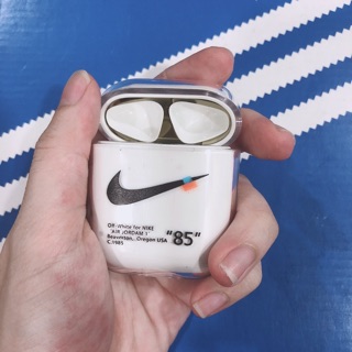 Case airpods trong suốt với logo thời trang