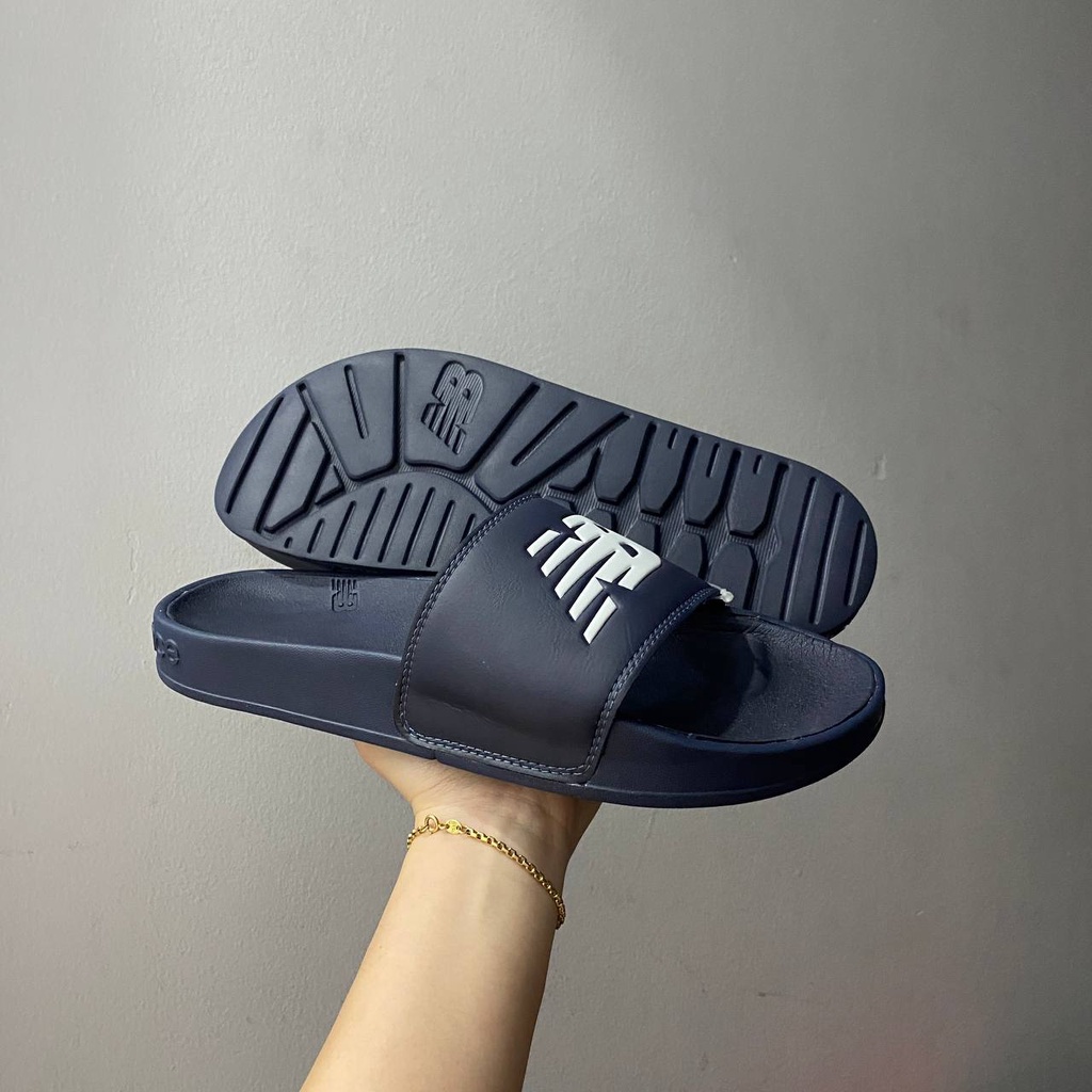 Dép NB Thể Thao Thời Trang Màu Xanh Navy Logo Trắng Nam Nữ Có Sẵn SMF200N1