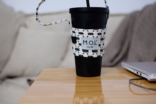 Quai Vải: M.O.L Cup holder