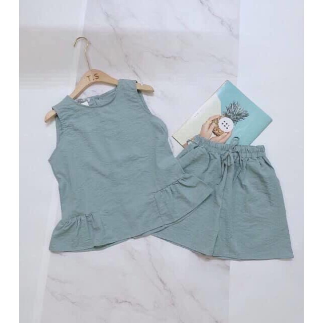 Bộ đũi áo sát nách cài khuy sau quần short đùi( khuy giả)