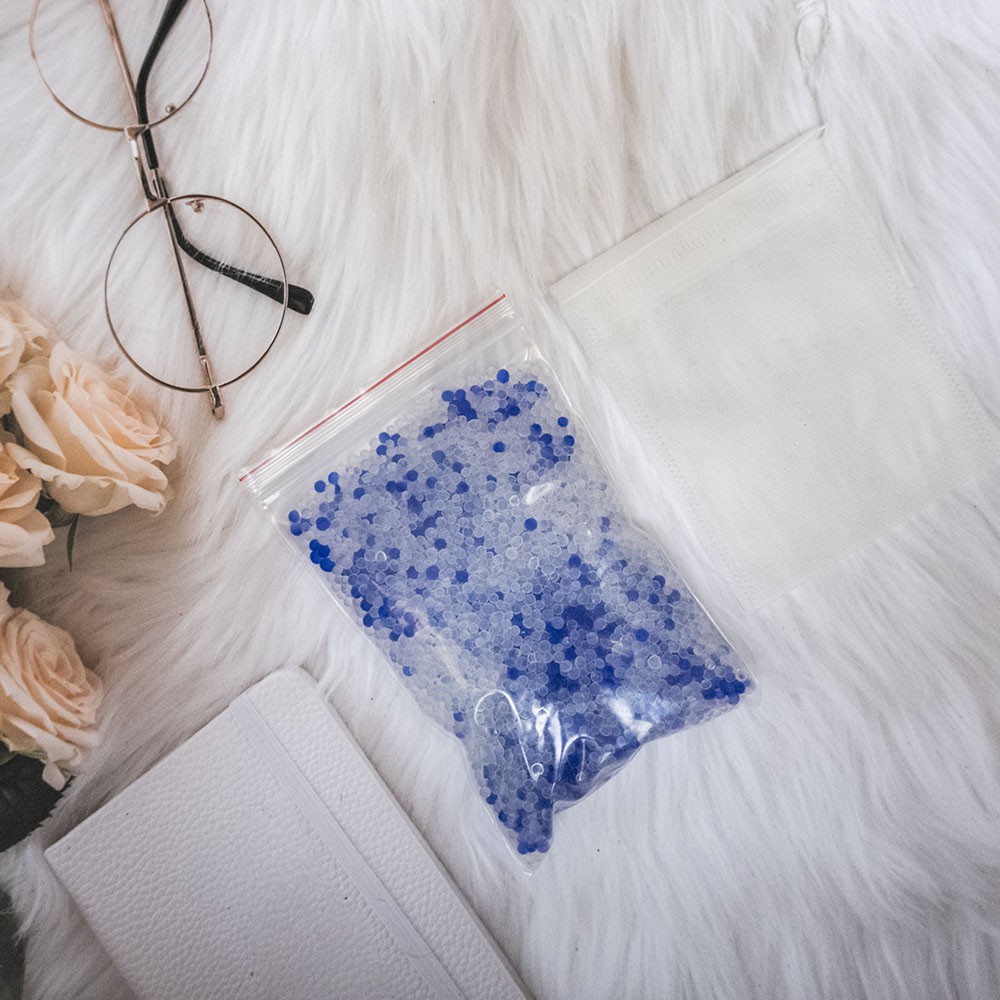 Gói 200g hạt hút ẩm silica gel có hai màu xanh và trắng + tặng kèm túi đựng