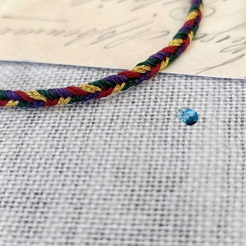 Vòng tay tết dây thổ cẩm