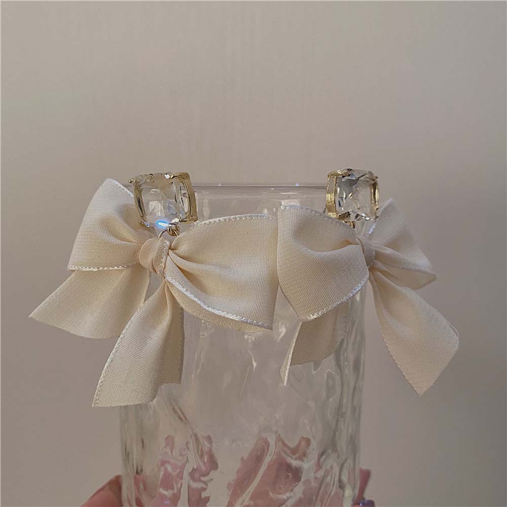 Khuyên Tai Nữ Trang Tạo Hình Độc Đáo