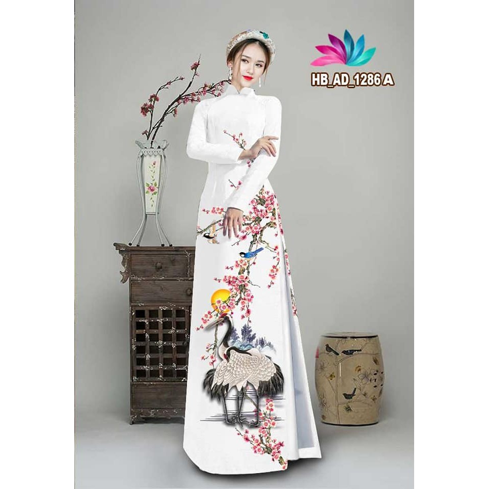 Áo dài nữ màu trắng họa tiết hoa và cò