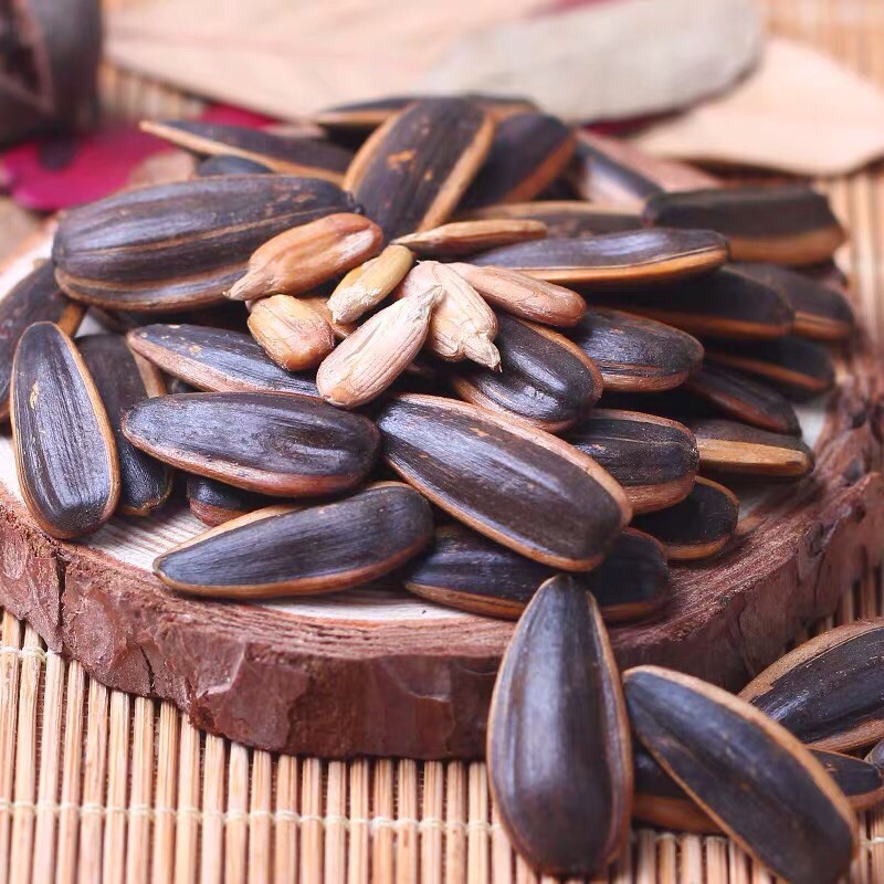 ĂN VẶT: Gói hạt hướng dương tẩm vị Lao Jie Kou