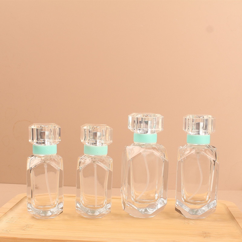 1 Lọ Nước Hoa Dạng Xịt Bằng Thủy Tinh Hình Kim Cương Sang Trọng 30 / 50ml