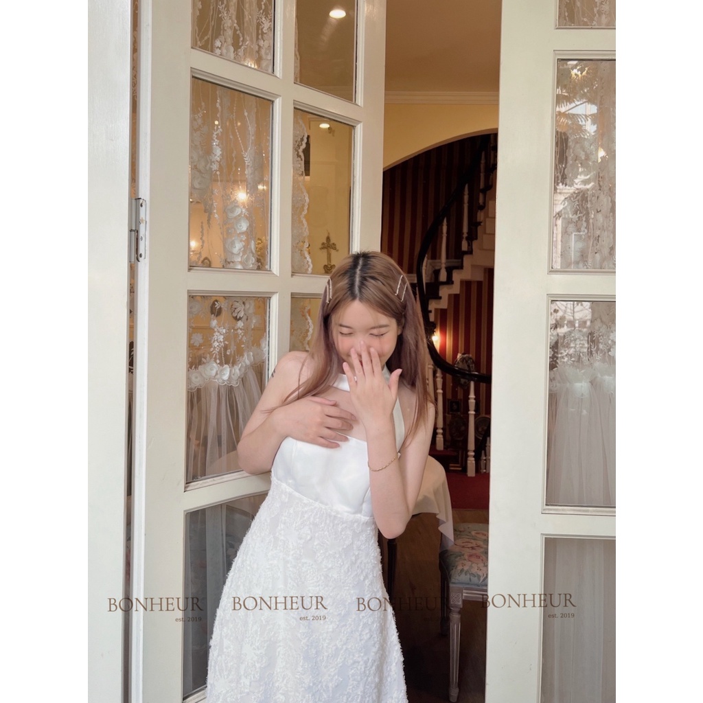 Váy dài cổ dây thiết kế vải tác ta phối voan lông hoa cao cấp có đệm ngực Bonheur Mimi Dress